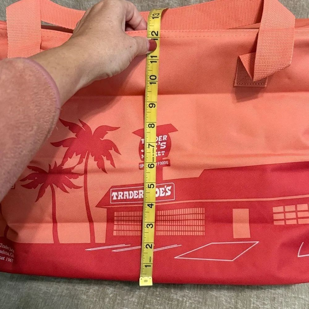 Trader Joe's Large Insulated Bag in Peach - Picture 8 of 11